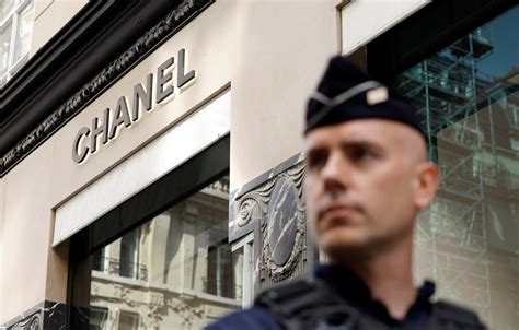 chanel store robbery paris|Chanel store robbery dc.